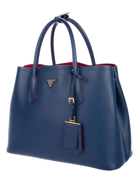 prada saffiano size 25